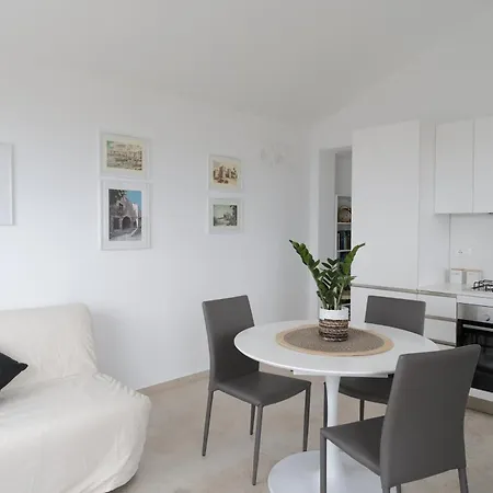 Pietra A Mare * צ'פאלו