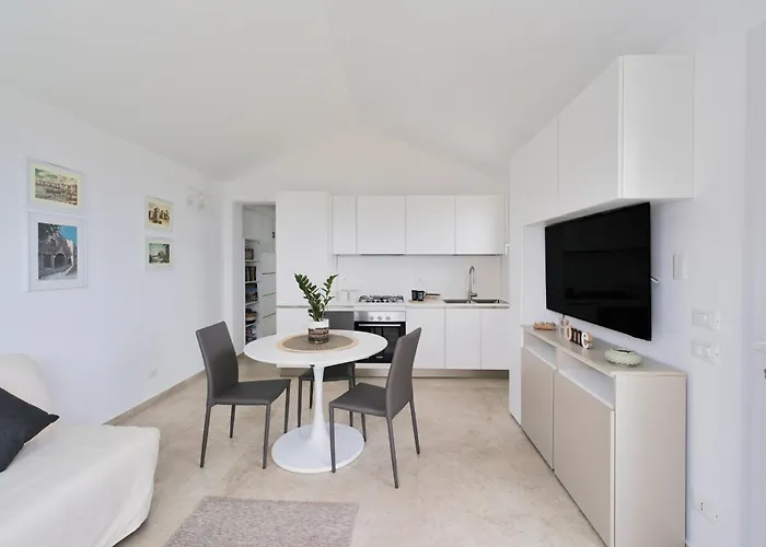 Pietra A Mare * צ'פאלו